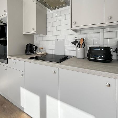 Amaya One -3 Bedroom Townhouse - With Garden - Close To Town Centre - Sleeps 7 Grantham Extérieur photo