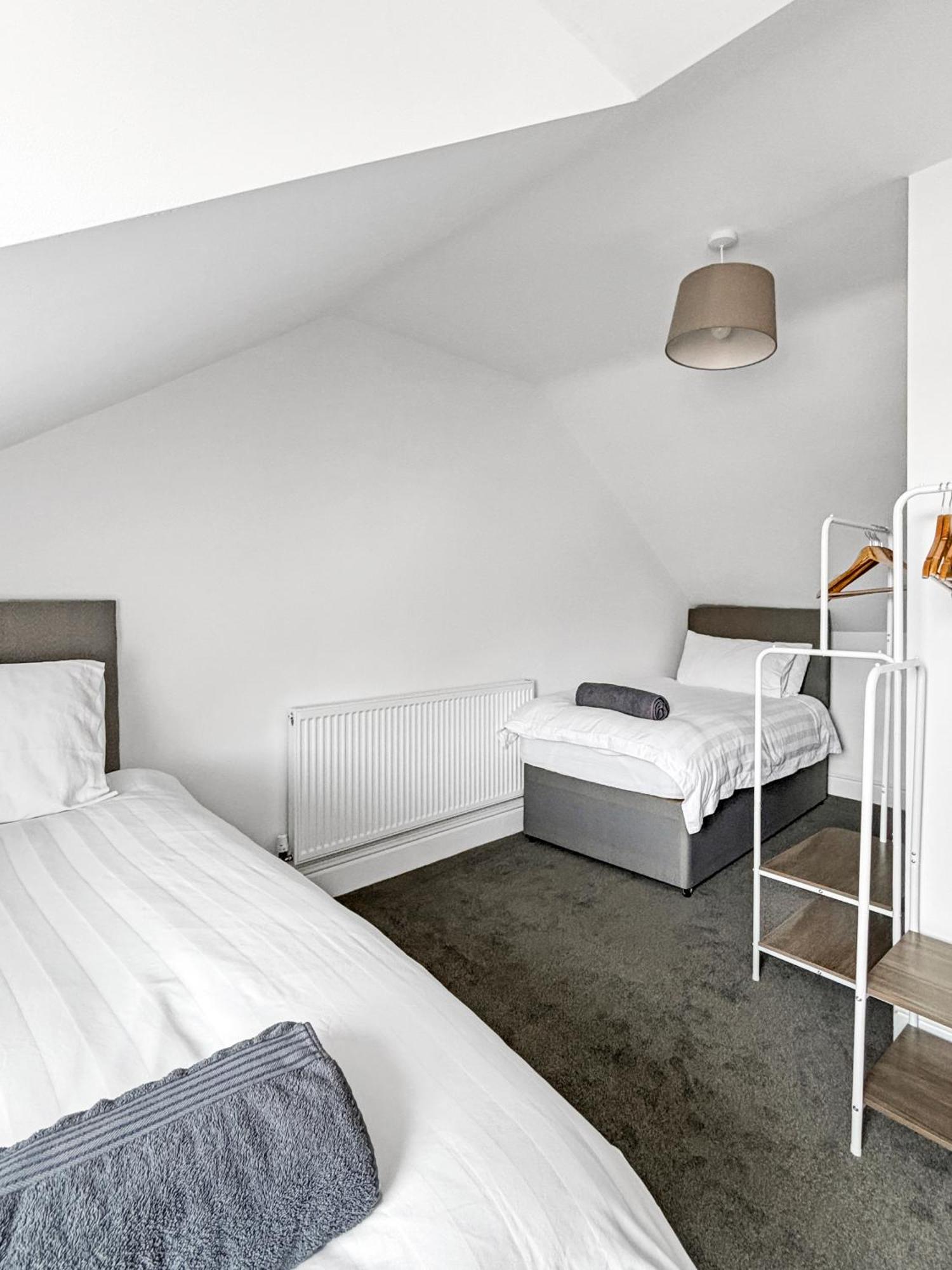 Amaya One -3 Bedroom Townhouse - With Garden - Close To Town Centre - Sleeps 7 Grantham Extérieur photo